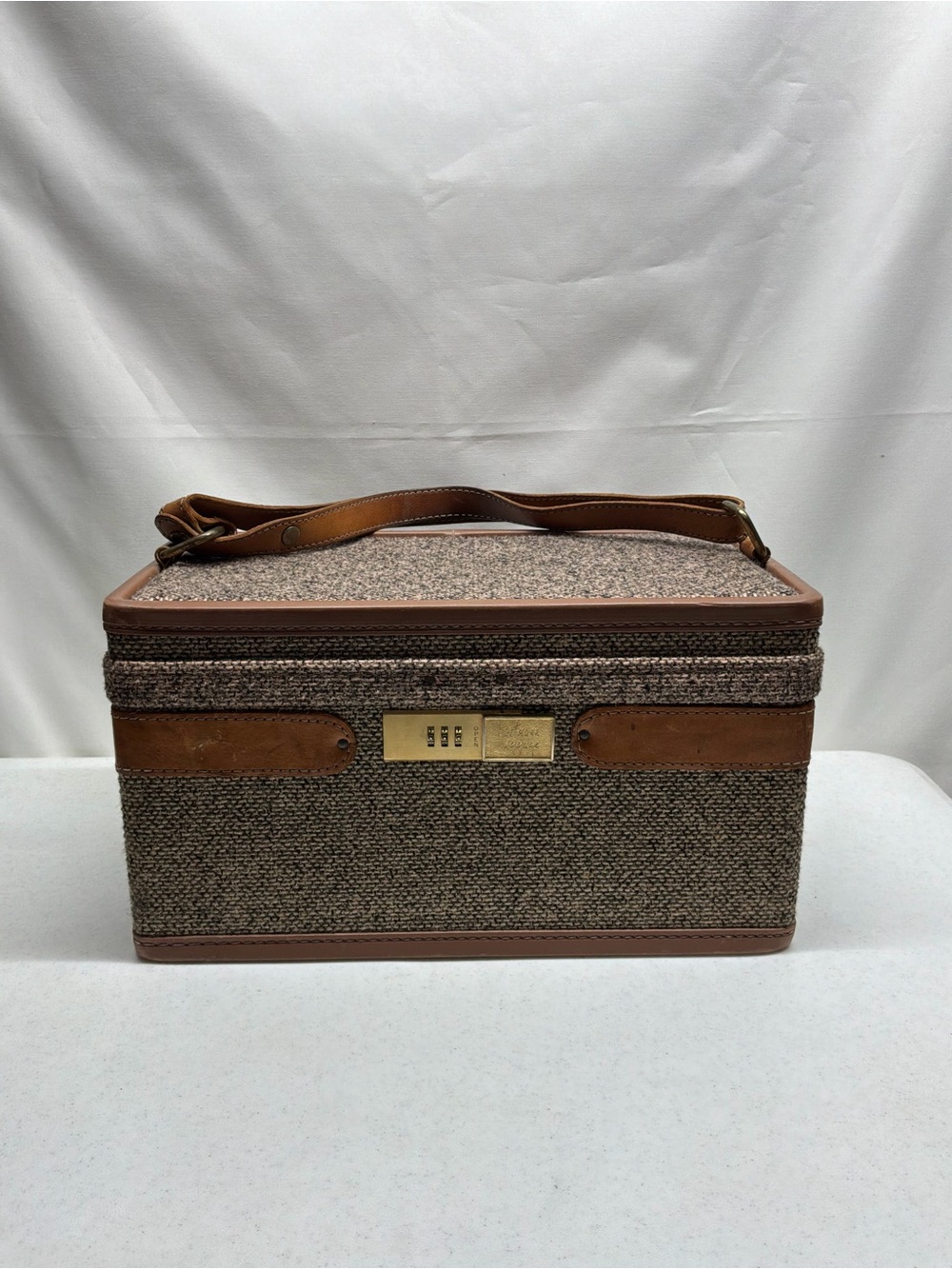 Vintage Hartmann Tweed Travel Train Case with Leather Trim 2 Zip Pouches Inside - Picture 2 of 16